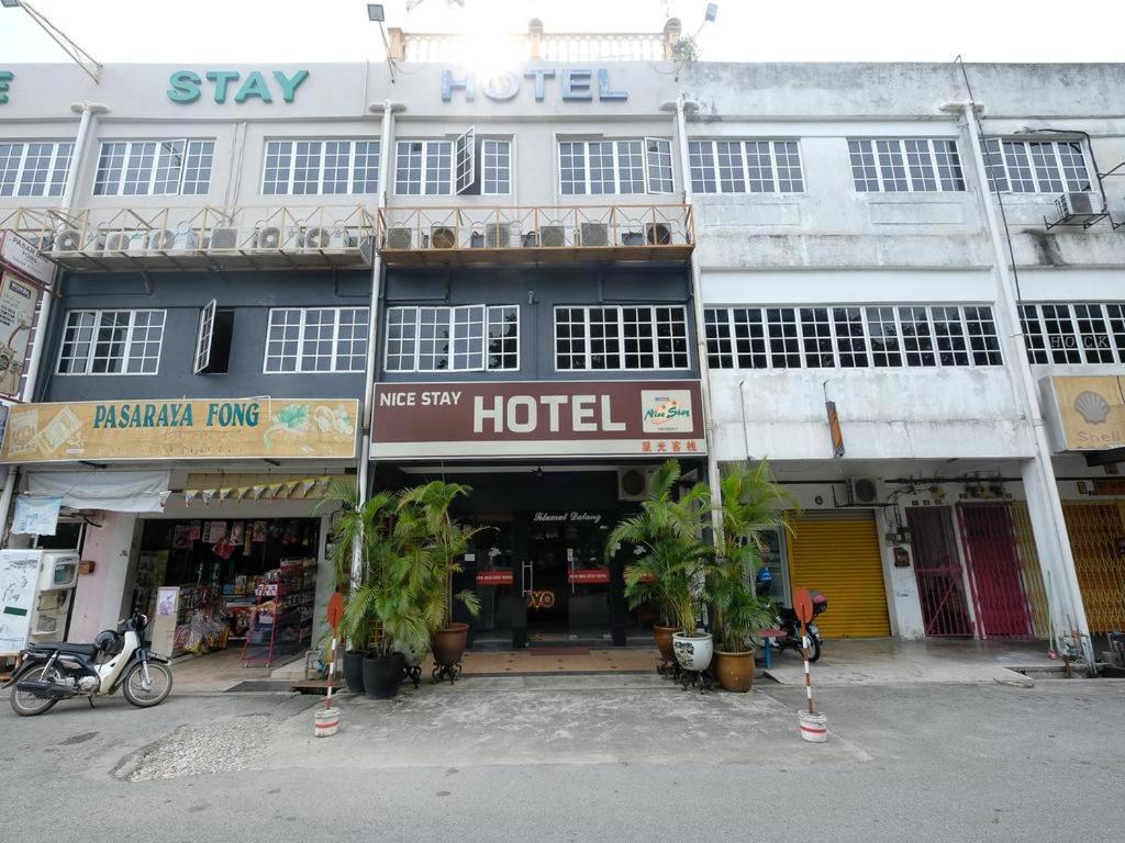 Nice Stay Hotel 라웁 외부 사진